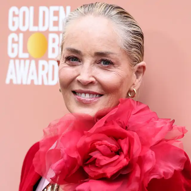 Sharon Stone (67 años): “A veces hago una serie de elevaciones de piernas de pie y círculos en la bañera, utilizando el agua como resistencia”