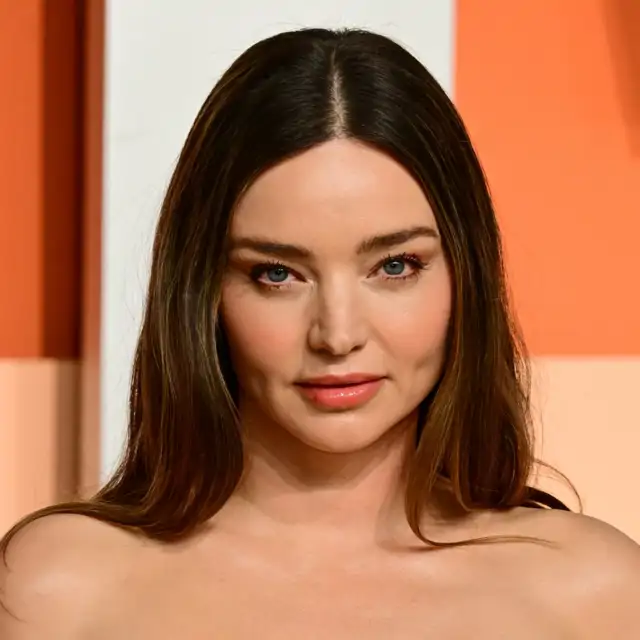 Miranda Kerr, (42 años) sobre cómo preparar la piel para el maquillaje: “Empezar con una buena limpieza y exfoliación marca una diferencia enorme"