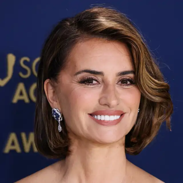 Penélope Cruz, (50 años): “No me maquillo todos los días, pero siempre uso máscara de pestañas, bálsamo de labios y protector solar"