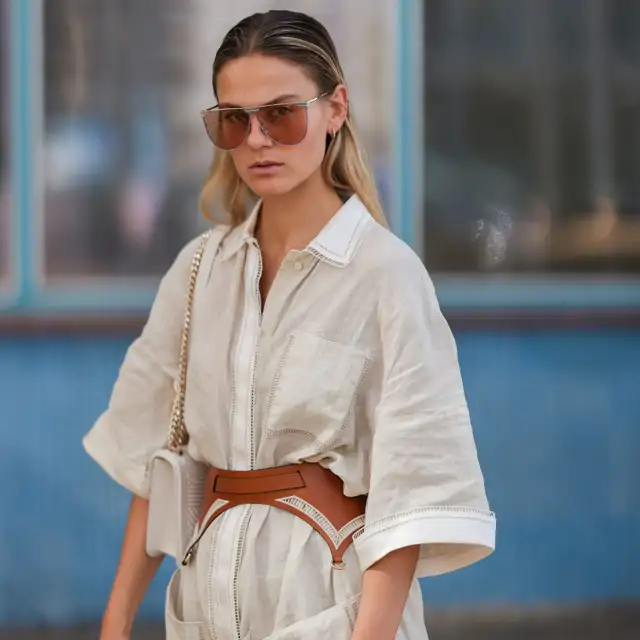 Si tuviera 60 años, llevaría estas 3 camisas de lino de Zara que son holgadas y fresquitas e ideales para llevar con faldas midi y bermudas anchitas