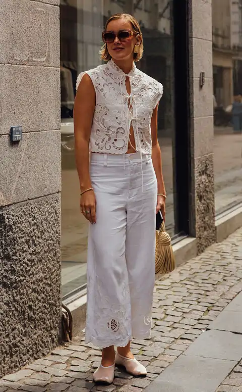 3 pantalones bordados de Massimo Dutti que triunfan por ser los preferidos de la temporada: muy elegantes, fresquitos y estilizan piernas