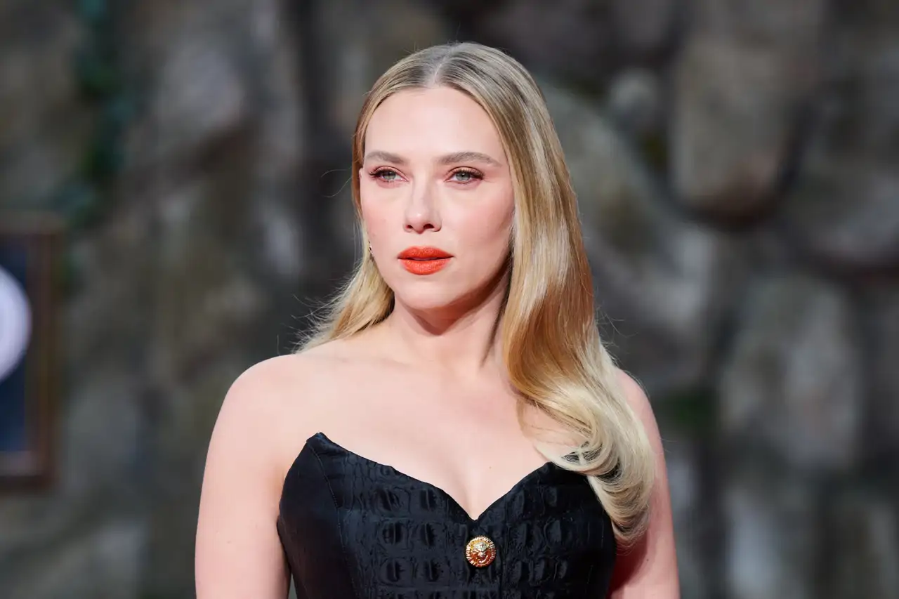 scarlet johanson