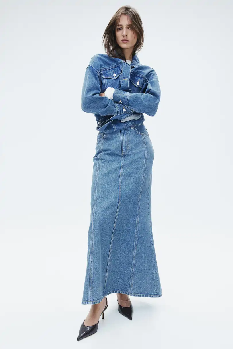 FALDA DENIM CON VUELO