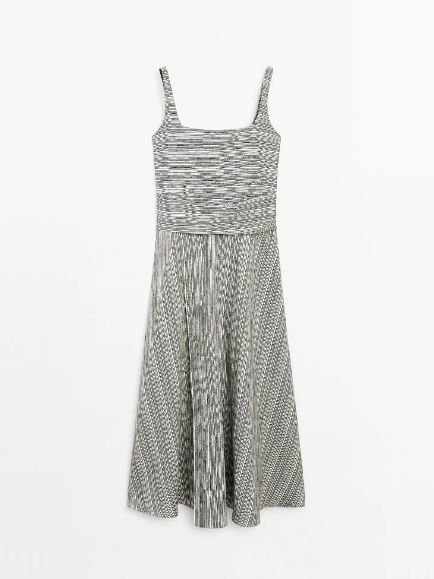Vestido midi con vuelo