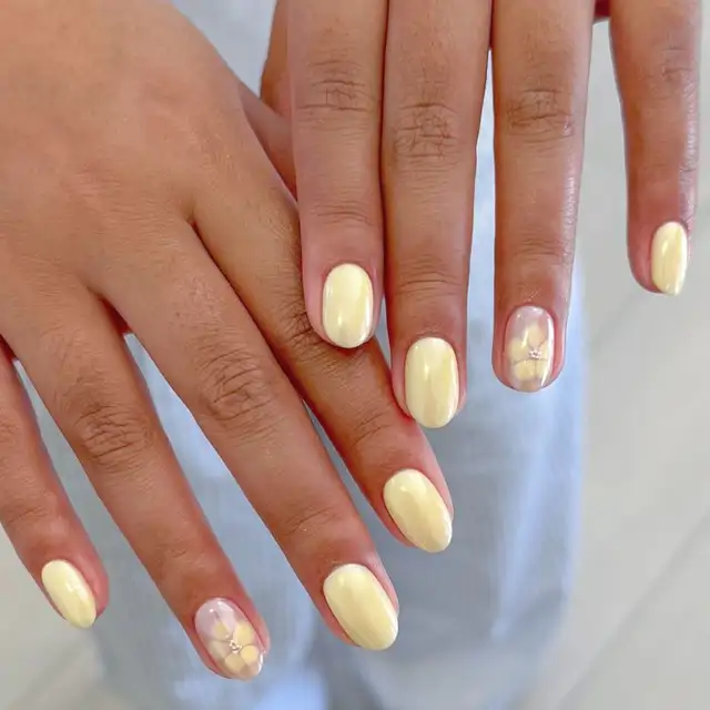 Adiós a los tonos fríos en las uñas: 8 colores pastel en tendencia que van a triunfar este verano entre las pijitas 60+