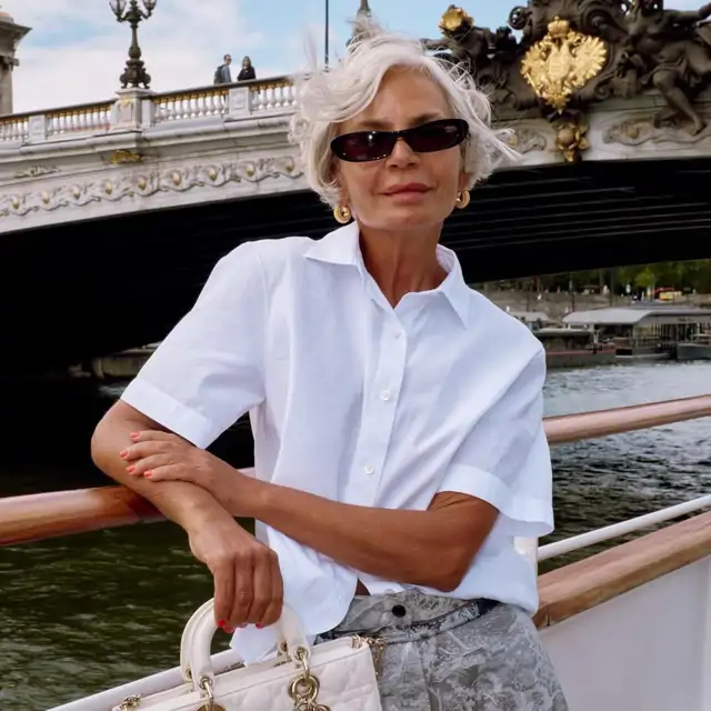 Lefties está de rebajas: 8 camisas básicas pero muy bonitas que las madres elegantes de 60+ llevarán con pantalones de lino hasta octubre