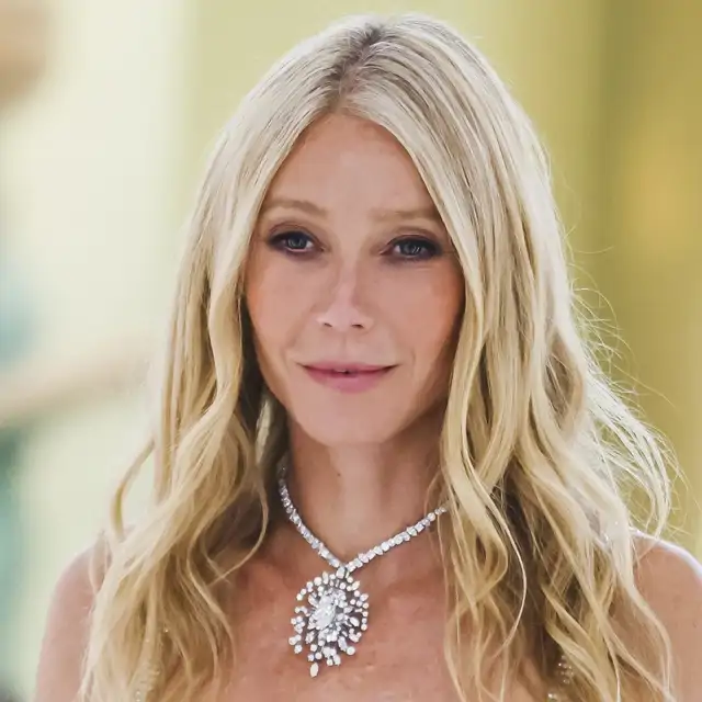 Gwyneth Paltrow (52 años): "Una de las cosas que he aprendido es lo importante que es cuidar bien la piel desde adentro hacia afuera con hidratación y ejercicio"