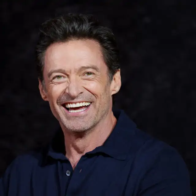 Hugh Jackman, (56 años): “Por favor, usa protector solar. No vale la pena, por muy moreno que quieras estar. Créeme”