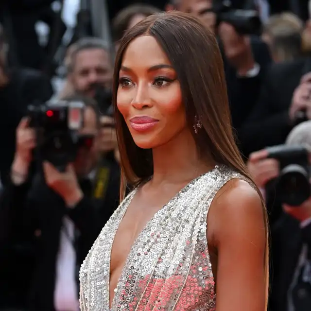 Naomi Campbell (55 años): “No me gusta aplicar el rubor en la parte baja de las mejillas. Creo que parece de payaso, y resta protagonismo a la estructura ósea”