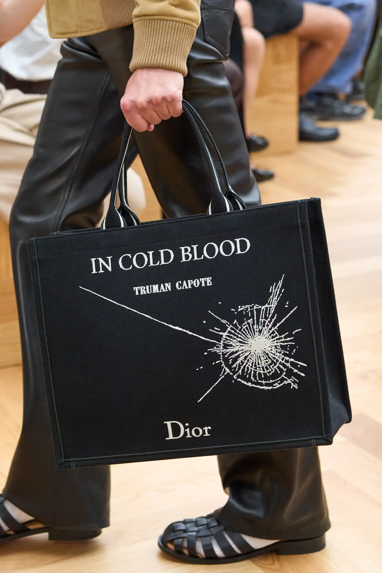 Tote book de Dior