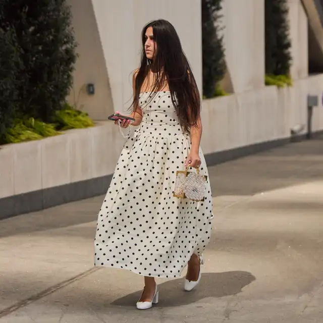 No es de rebajas pero lo parece: acaba de llegar a Lefties el vestido con estampado tendencia con el que serás la mejor vestida del verano (por menos de 20 euros)