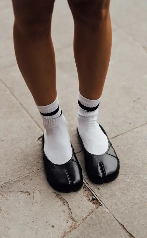 Confirmado por Zara: a partir de ahora llevarás bailarinas hasta octubre porque son cómodas y combinan con vestidos y vaqueros