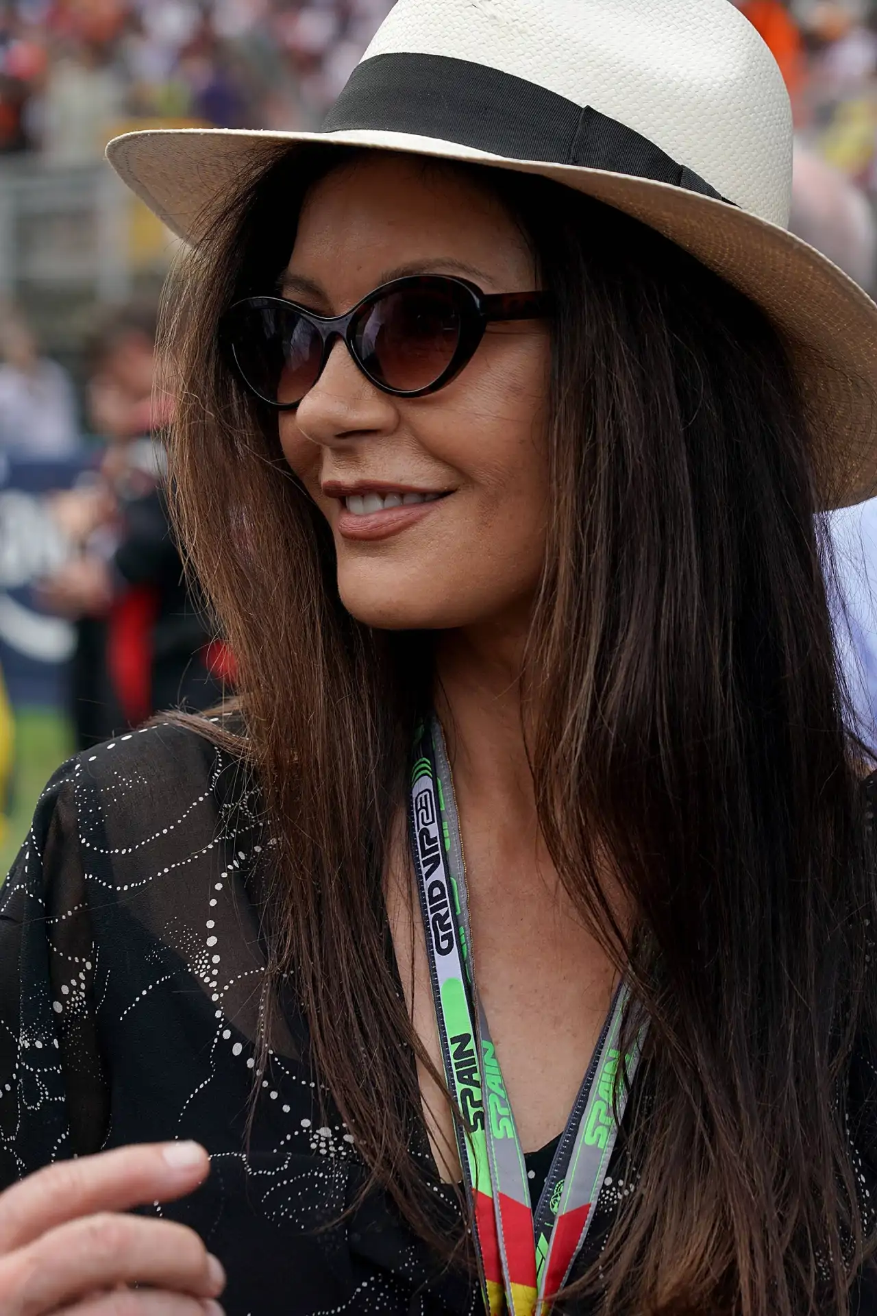 C Zeta-Jones pelo