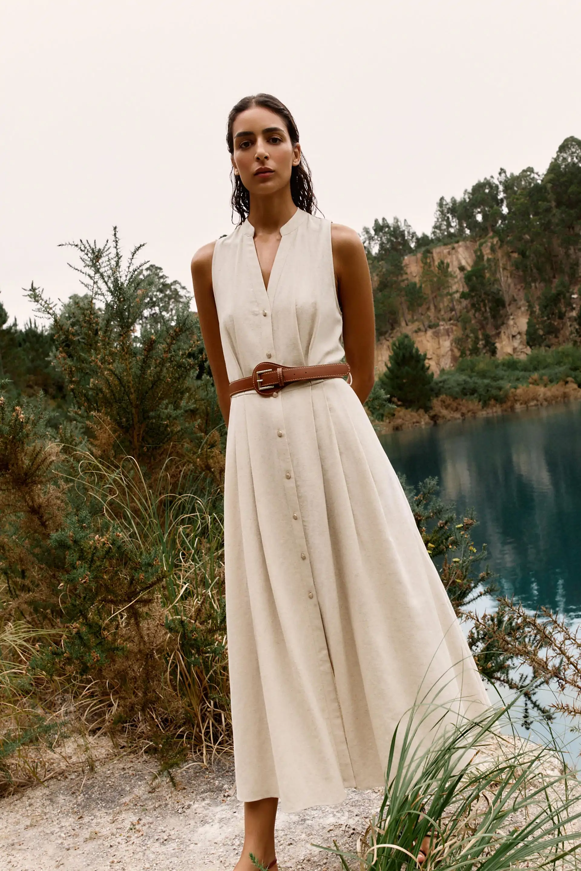 VESTIDO MIDI CON LINO CINTURÓN
