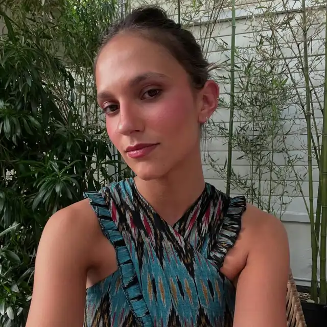 Una chica de 30 años prueba por primera vez una crema con colágeno de farmacia: hidrata, difumina arrugas y tiene efecto glow