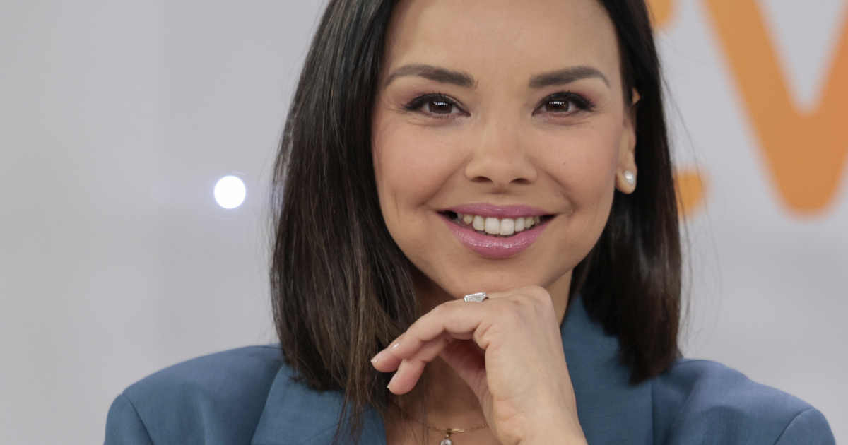 Allison bloom xxx physique is a bit larger, but curvy and