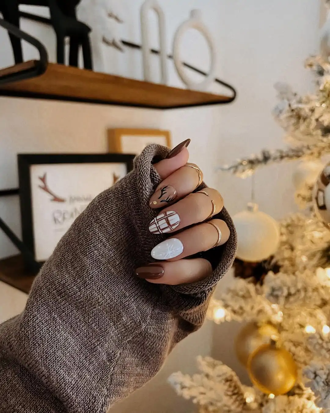 10 diseños de uñas de Navidad fáciles y elegantes que triunfarán en ...