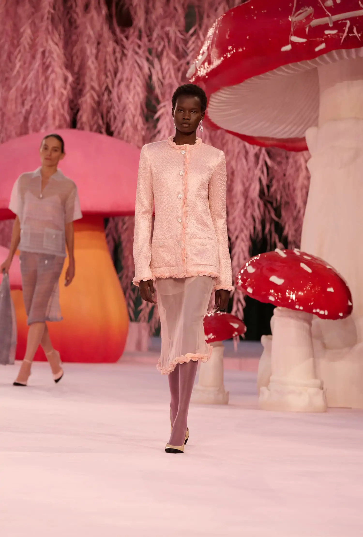 El debut de Matthieu Blazy en la Alta Costura de Chanel llena de ...