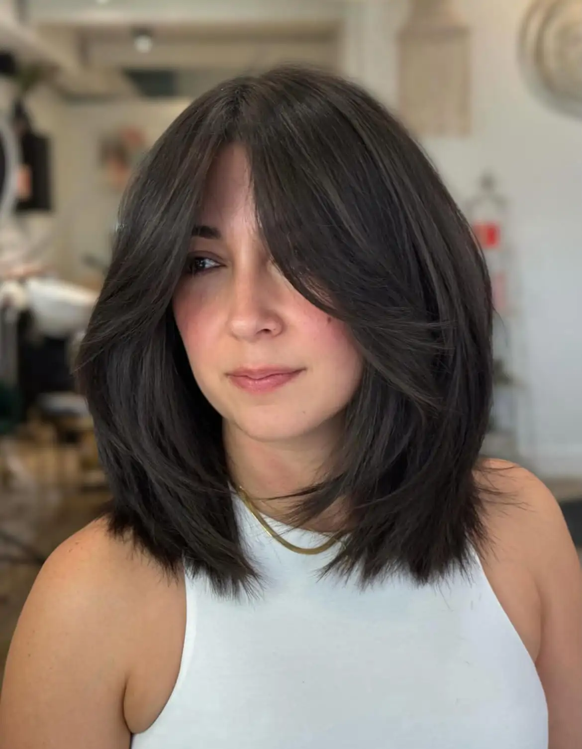 Los mejores cortes de pelo media melena a capas con flequillo: chic y ...
